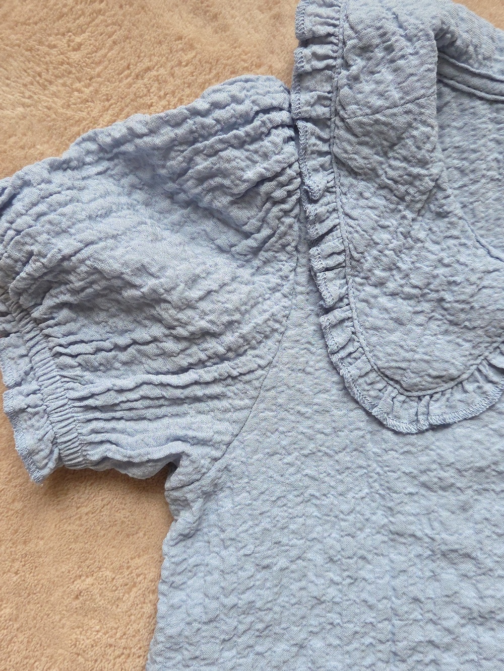 H&M Light Blue Ruffled Collared Button-Up Blouse 3t - Picture 5 of 8
